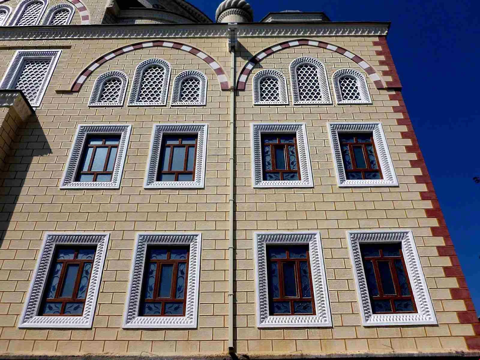 Camii Suslu Beton Pencere B89C Uygulaması uygulaması